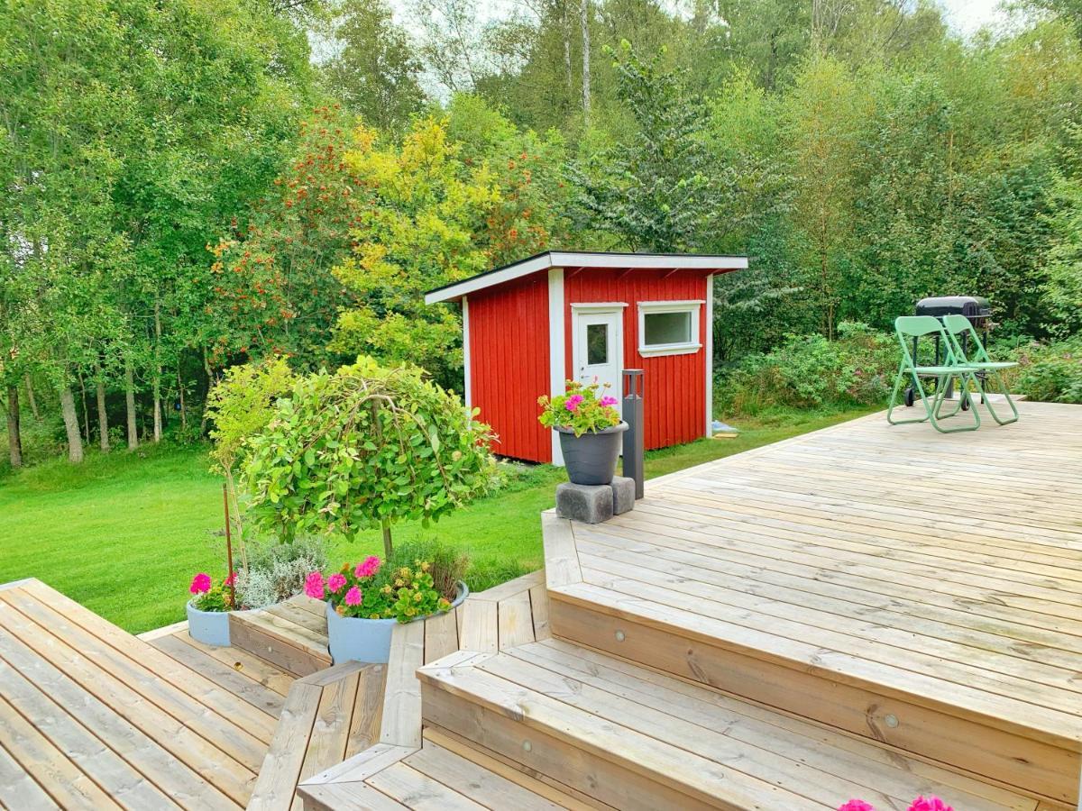 The Blomsholm Cabin - Recharge Your Electric Car Strömstad Kültér fotó