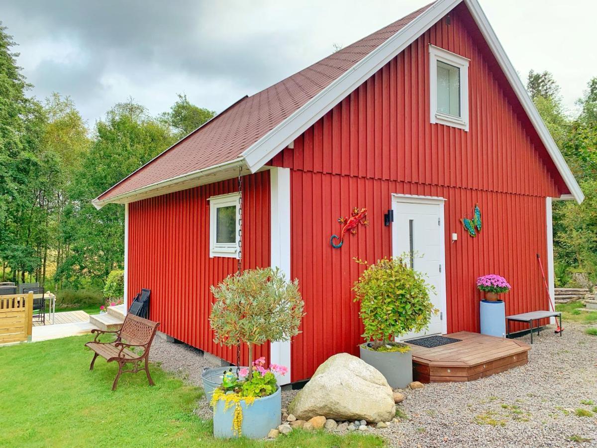 The Blomsholm Cabin - Load Your Electric Car Strömstad Kültér fotó
